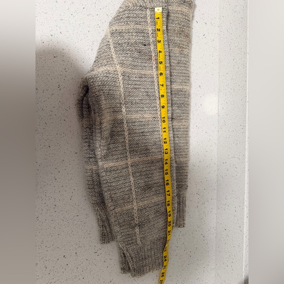 Pendleton Sweater - Picture 7 of 7